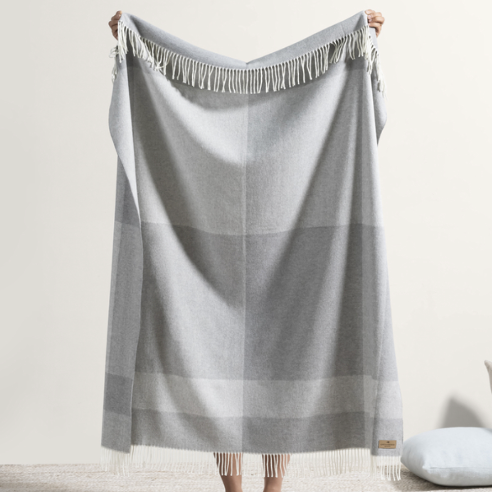 Hampton Plaid Herringbone Throw